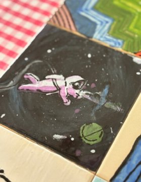 Unieke handbeschilderde keramische tegeltjes workshop Hello Mojo