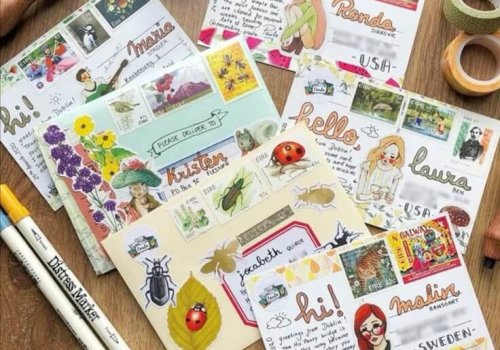 Postkaart Met Creatieve Vormpjes En Patronen Gemaakt Tijdens Workshop Hello Mojo Met Gelli Plate En DIY Pakket